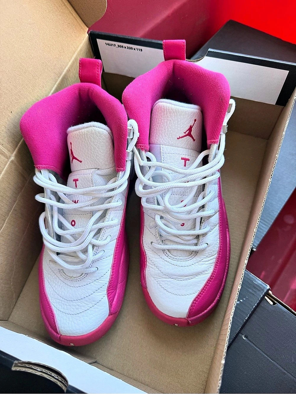 Jordan Air Jordan 12 Retro GG 'Vivid Pink' Girls US 4Y Pink & White